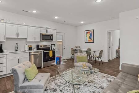 The Warhol - Pet-Friendly Apartment Bentonville Exterior photo